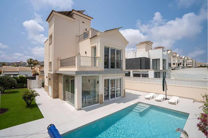 Villa à vendre dans Torrevieja, Alicante