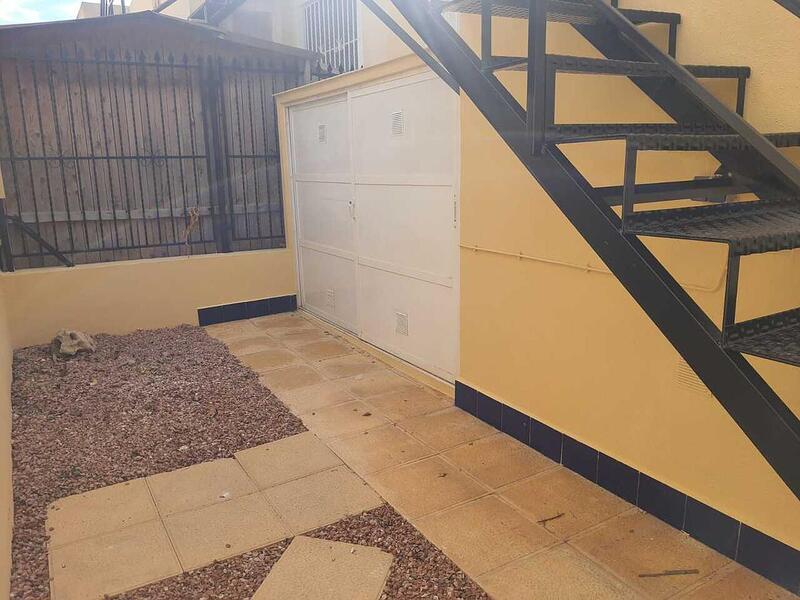 2 bedroom Townhouse for sale