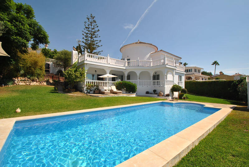 Villa en venta en La Sierrezuela, Málaga