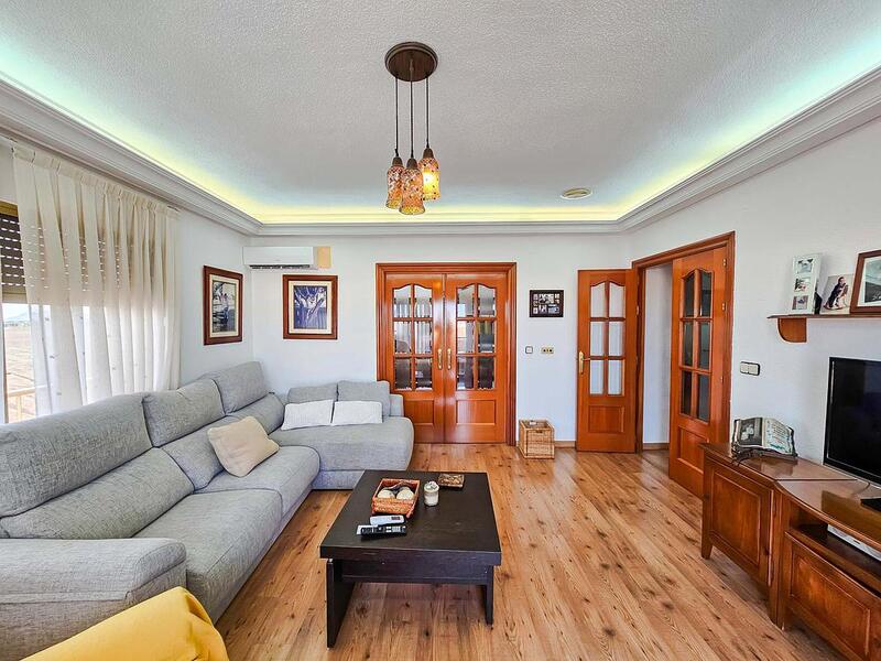 4 bedroom Apartment for sale