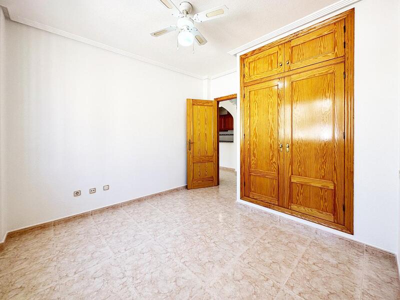 2 bedroom Townhouse for sale