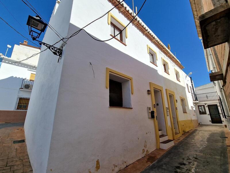 Townhouse for sale in Periana, Málaga