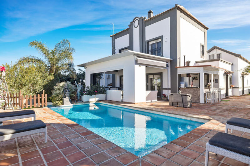 Villa for sale in Alhaurin el Grande, Málaga