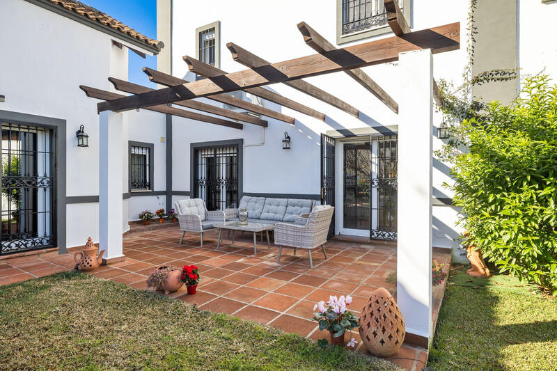 6 Cuarto Villa en venta