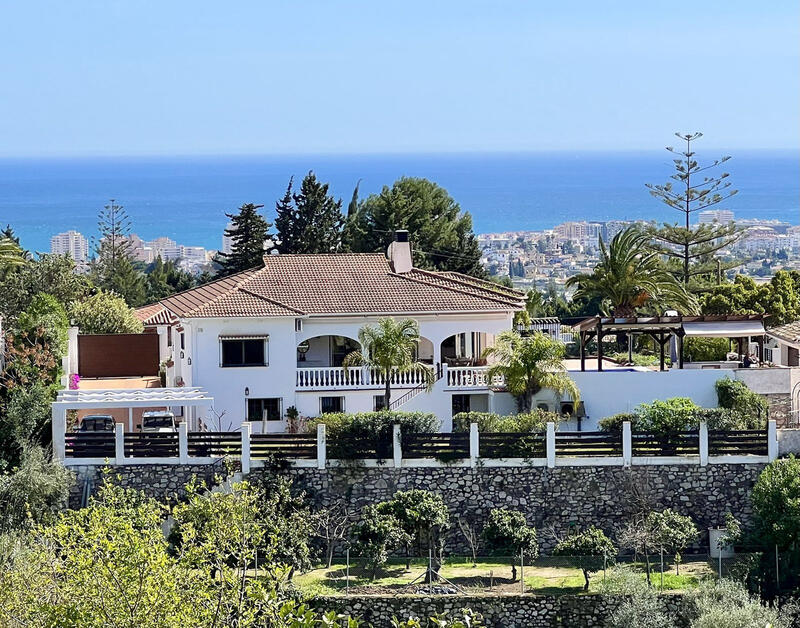 Villa til salgs i Mijas, Málaga