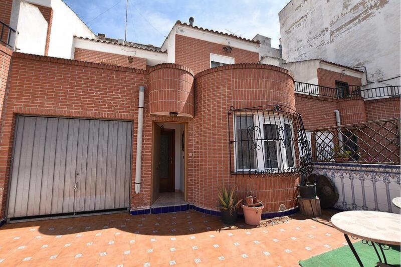 Townhouse for sale in Almoradí, Alicante