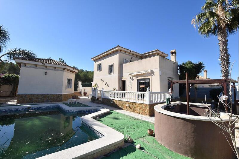 Villa for sale in Bigastro, Alicante