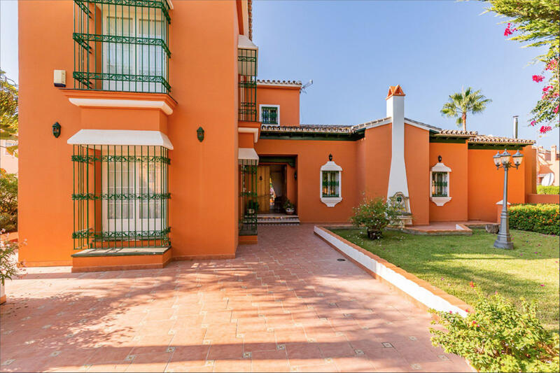 4 Cuarto Villa en venta