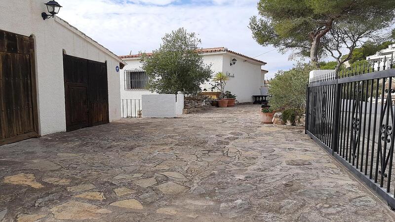 Villa for sale in Moraira, Alicante