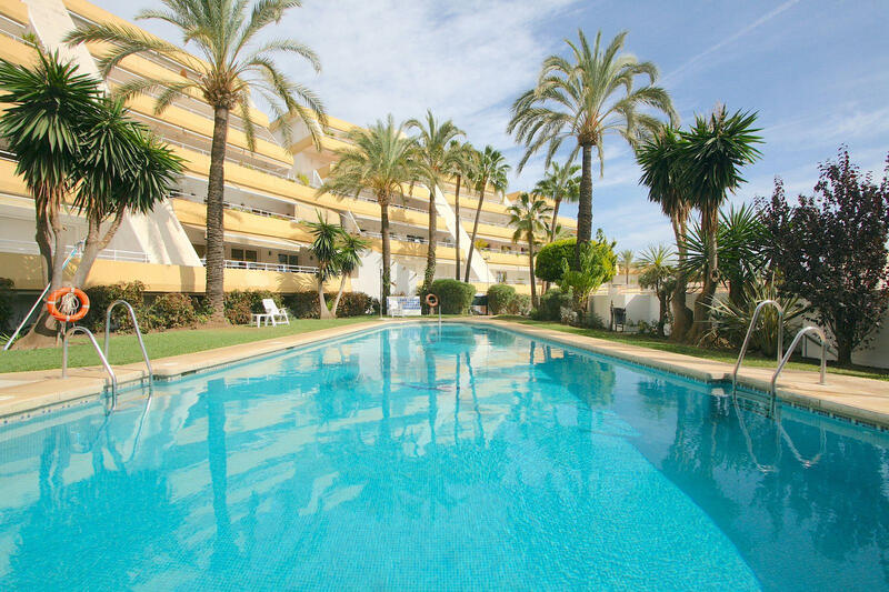 Apartment for sale in Torrequebrada, Málaga