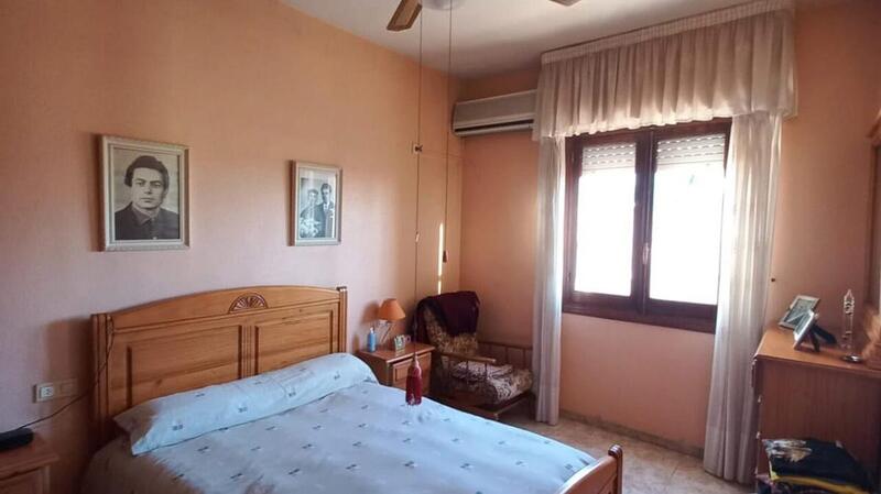 2 Cuarto Villa en venta