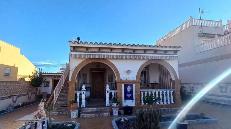 2 Cuarto Villa en venta