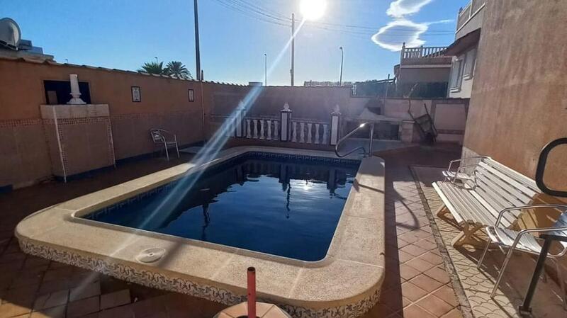 2 Cuarto Villa en venta