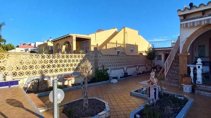 2 Cuarto Villa en venta