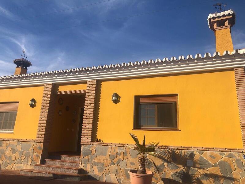 Landhuis Te koop in Rincon de la Victoria, Málaga