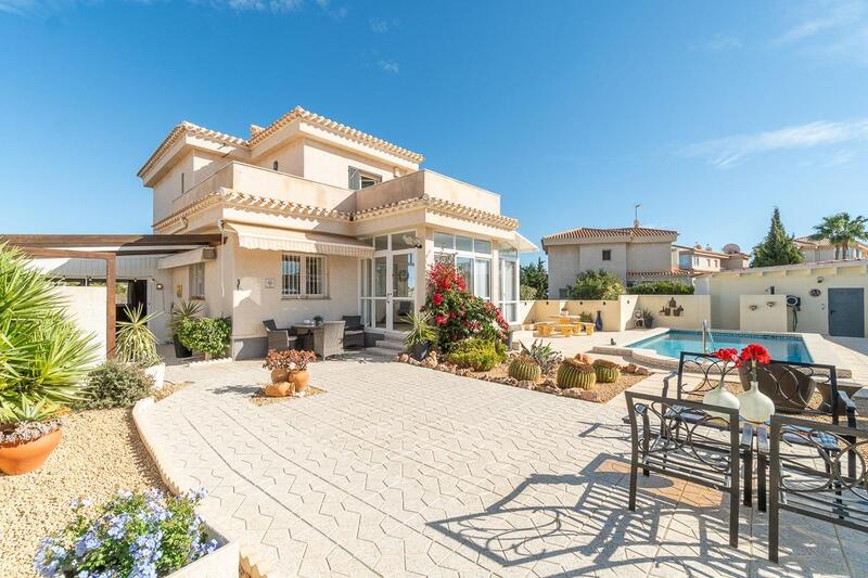 Villa à vendre dans Orihuela Costa, Alicante