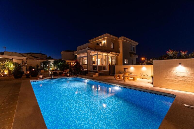 5 bedroom Villa for sale