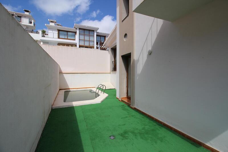 4 Cuarto Villa en venta