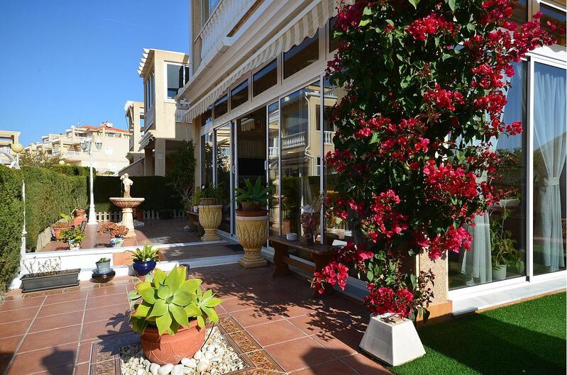 Townhouse for sale in Orihuela Costa, Alicante