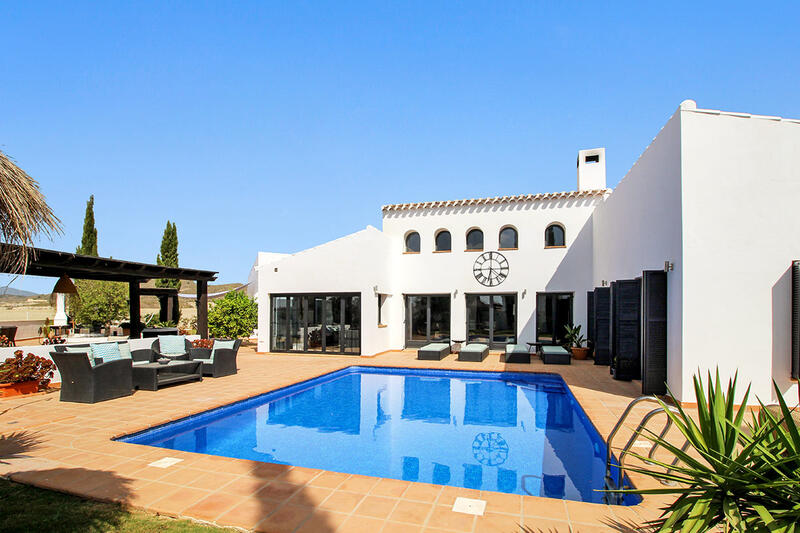 5 bedroom Villa for sale