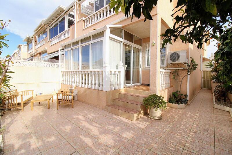 Townhouse for sale in Torrevieja, Alicante