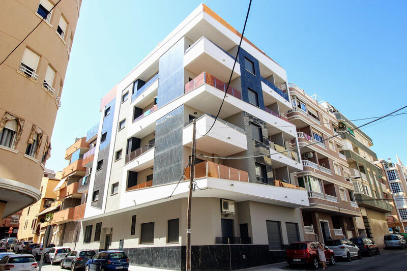 квартира продается в Torrevieja, Alicante