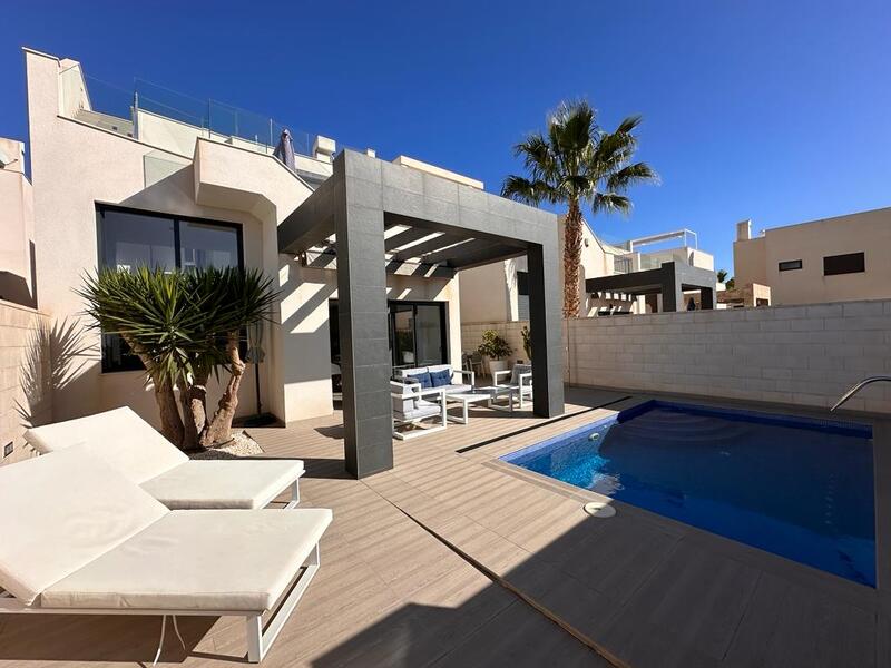 Villa til salgs i Ciudad Quesada, Alicante