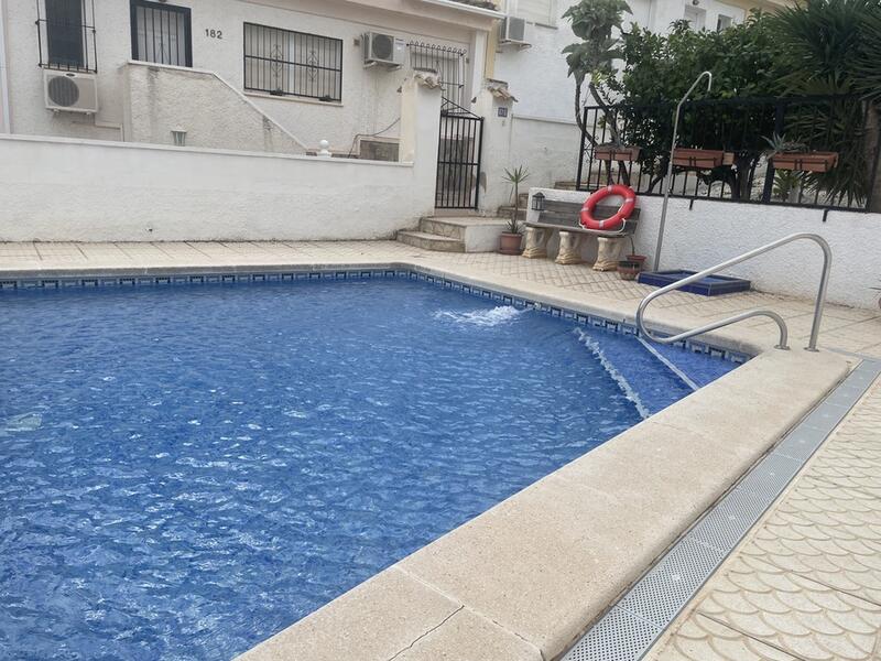 2 Cuarto Adosado en venta