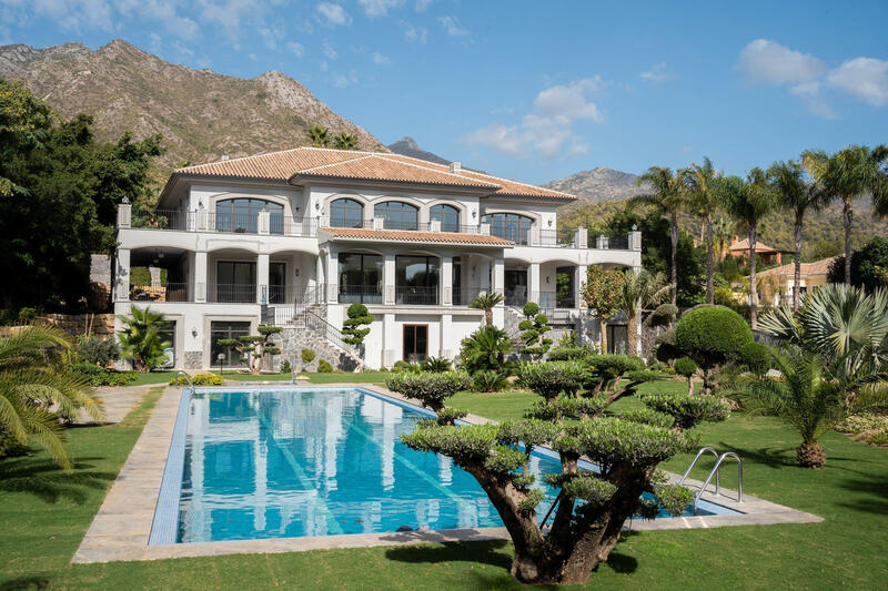 Villa til salg i Sierra Blanca, Málaga