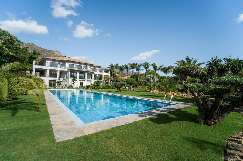 6 bedroom Villa for sale