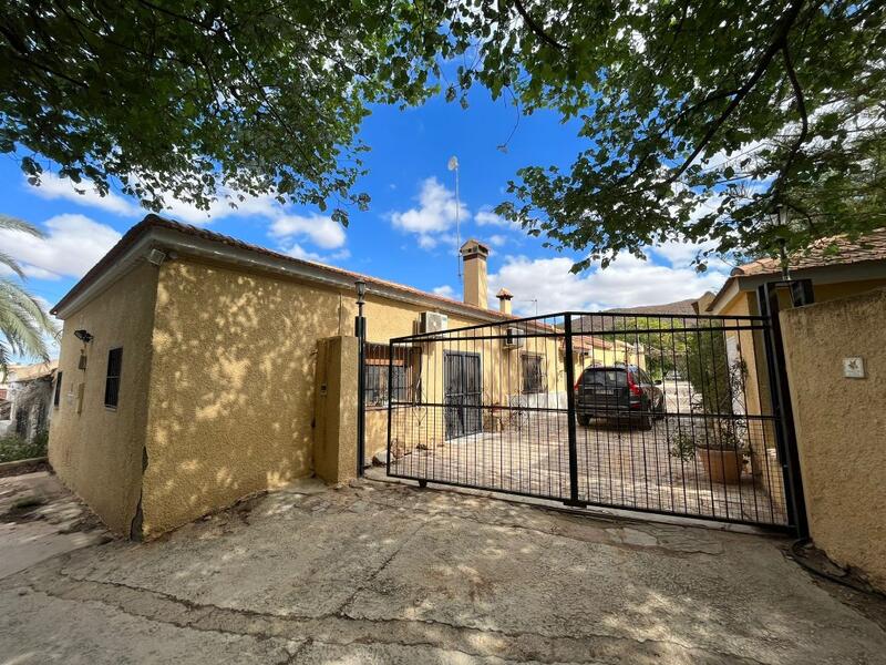 4 Cuarto Villa en venta