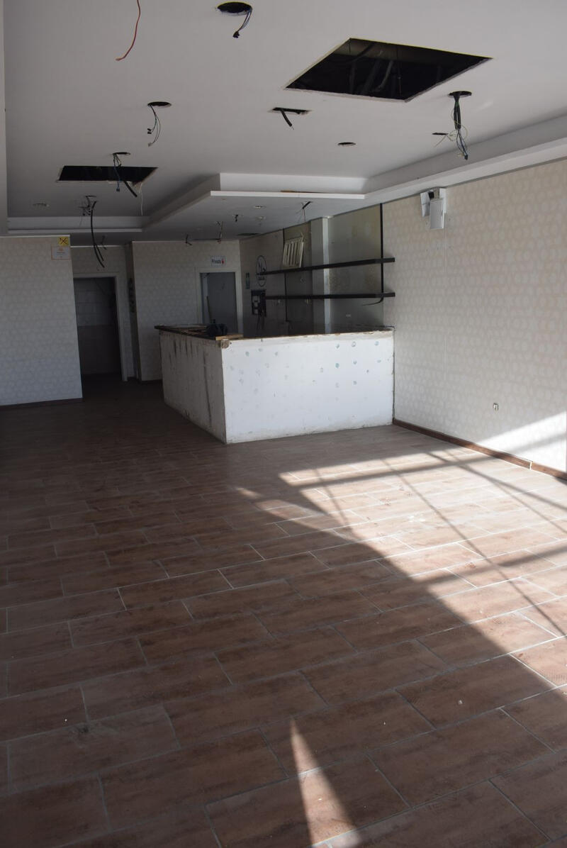 2 Cuarto Local Comercial en venta