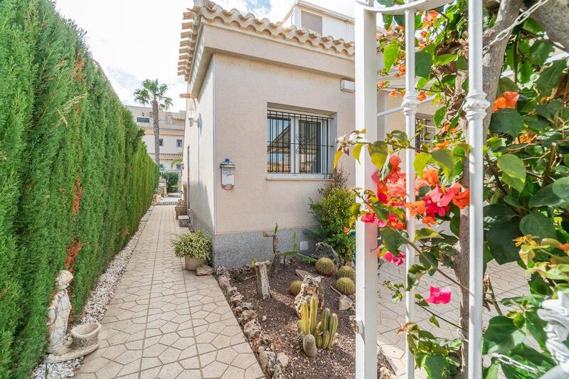 2 Cuarto Villa en venta