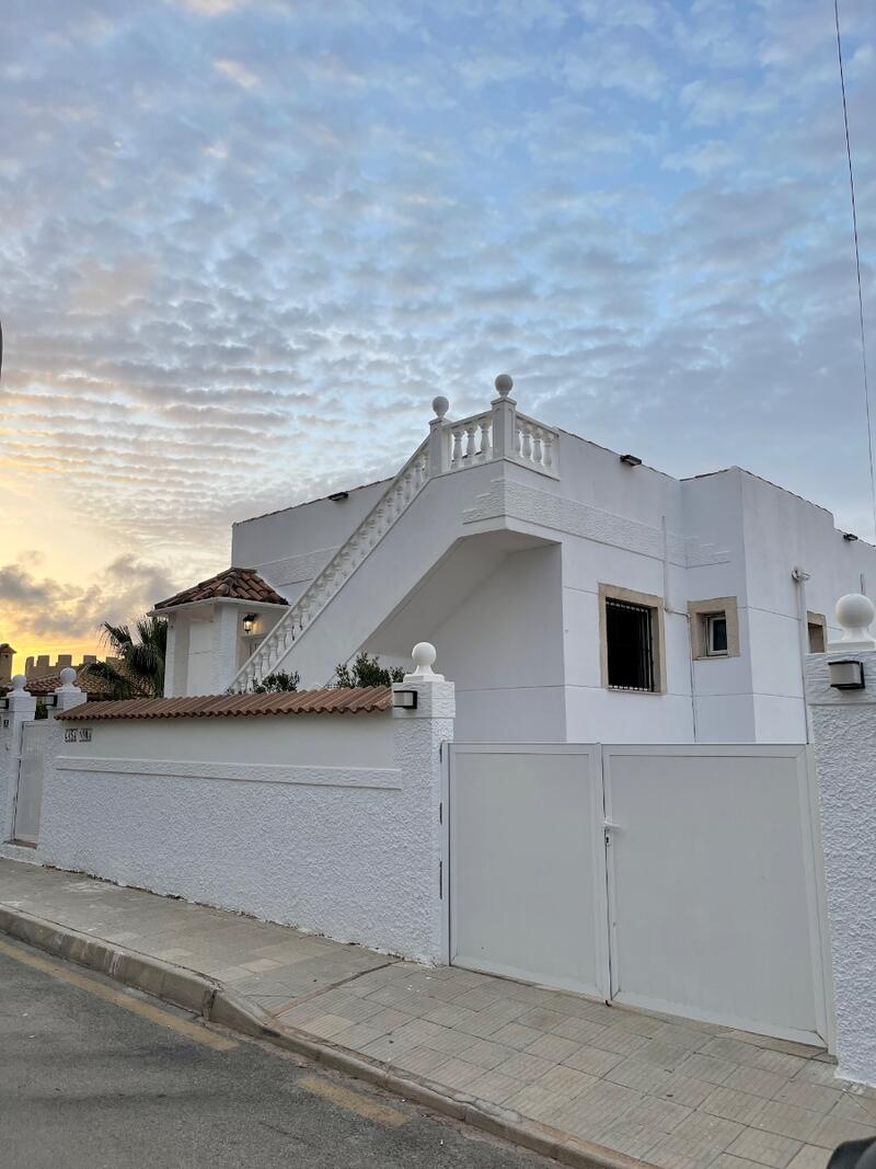 4 Cuarto Villa en venta