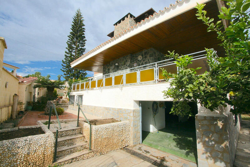 4 Cuarto Villa en venta