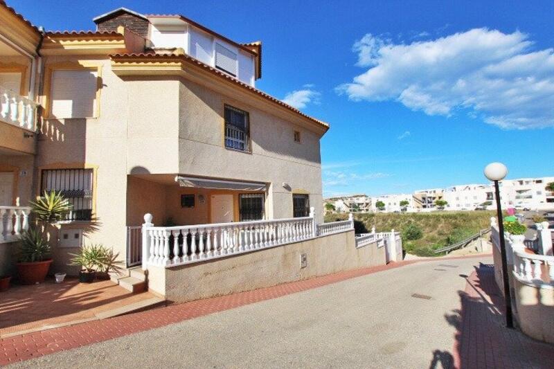 Townhouse for sale in Guardamar del Segura, Alicante