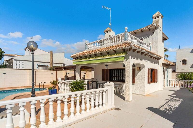 4 Cuarto Villa en venta