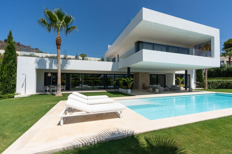 Villa till salu i Nueva Andalucia, Málaga