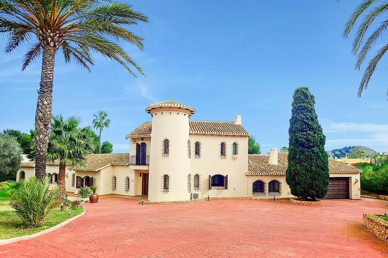 Villa Te koop in La Manga Golf Club, Murcia