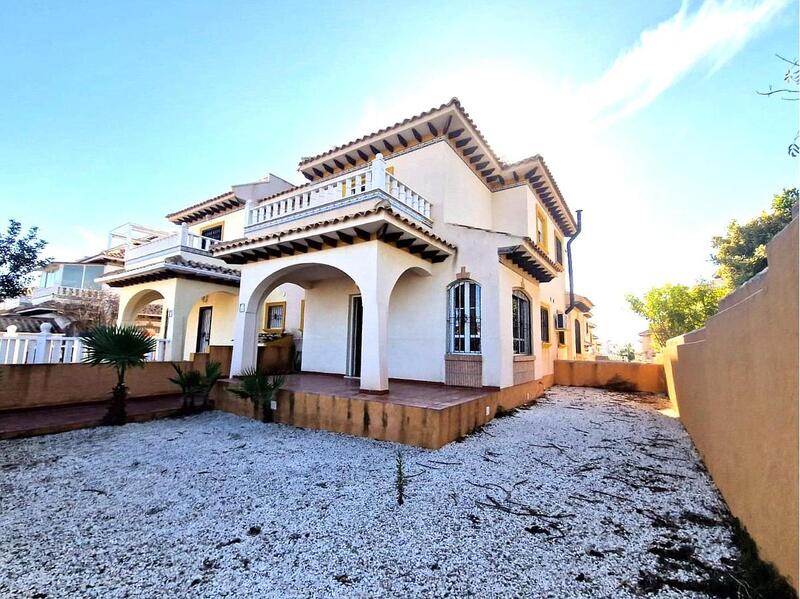 Townhouse for sale in Orihuela Costa, Alicante