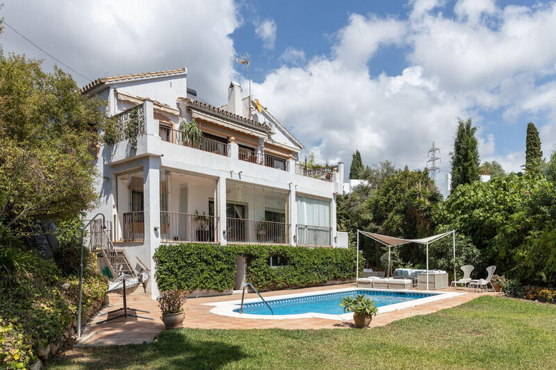 Villa en venta en El Rosario, Málaga