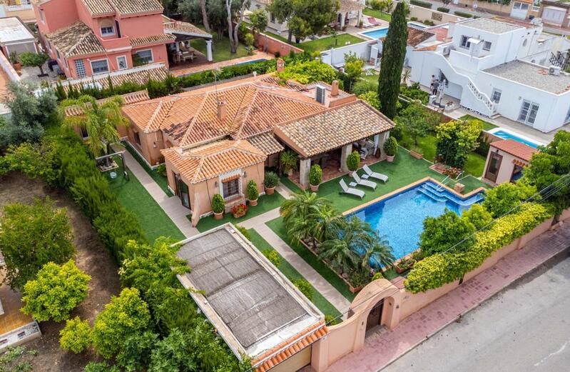 4 Cuarto Villa en venta