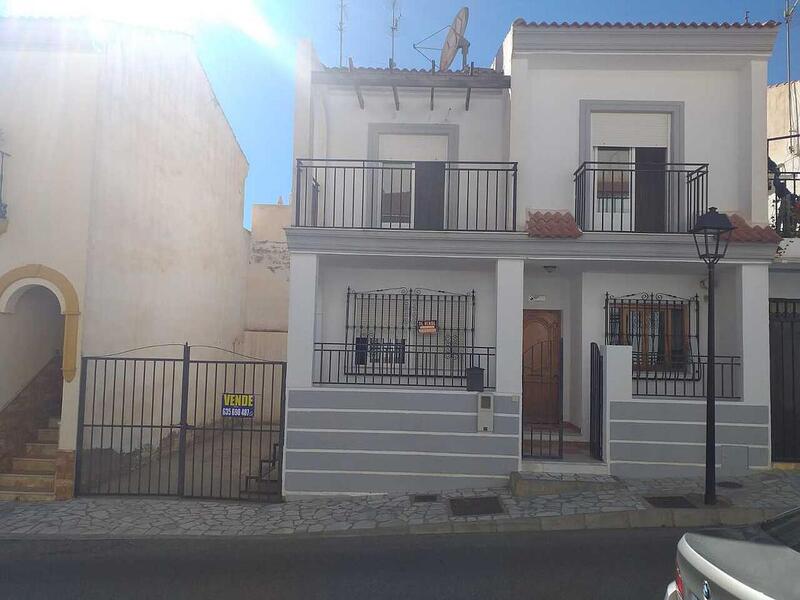 Townhouse for sale in Arboleas, Almería