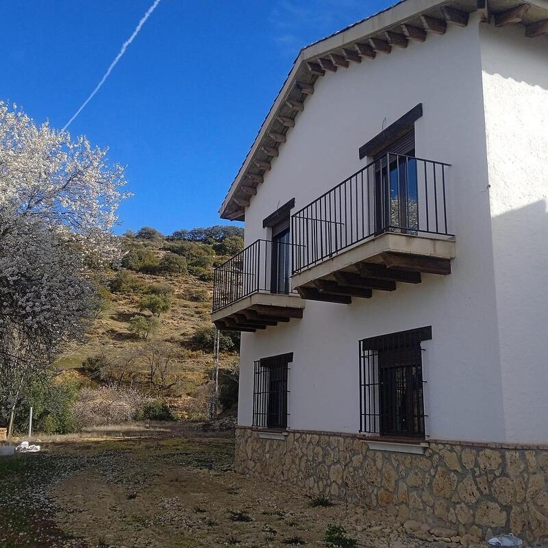 9 Cuarto Villa en venta