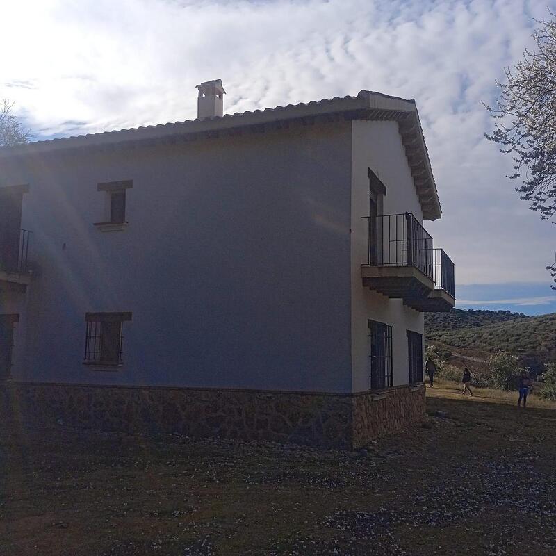 9 Cuarto Villa en venta