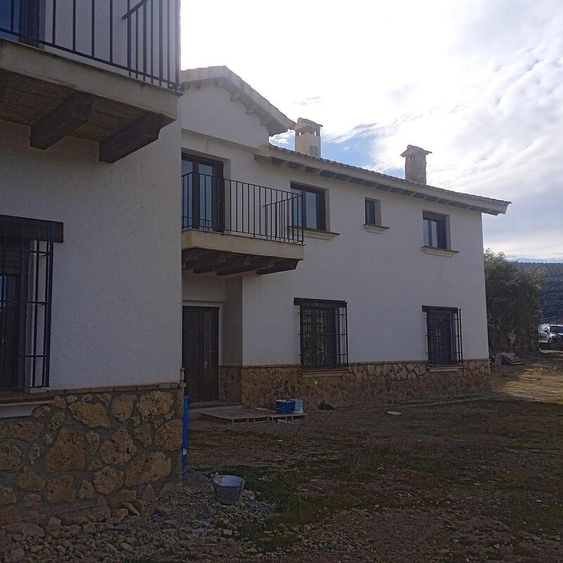 9 Cuarto Villa en venta