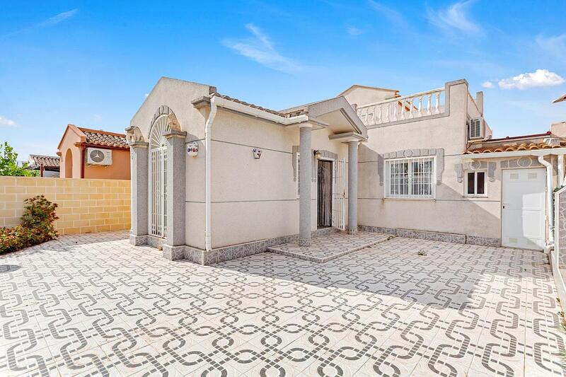 Townhouse for sale in Torrevieja, Alicante