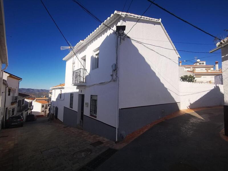 Townhouse for sale in Periana, Málaga