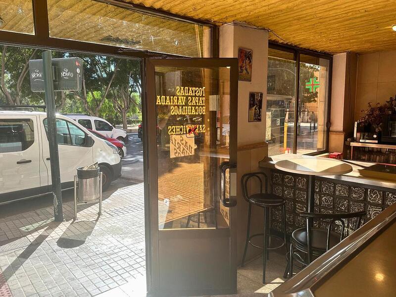 3 Cuarto Local Comercial en venta