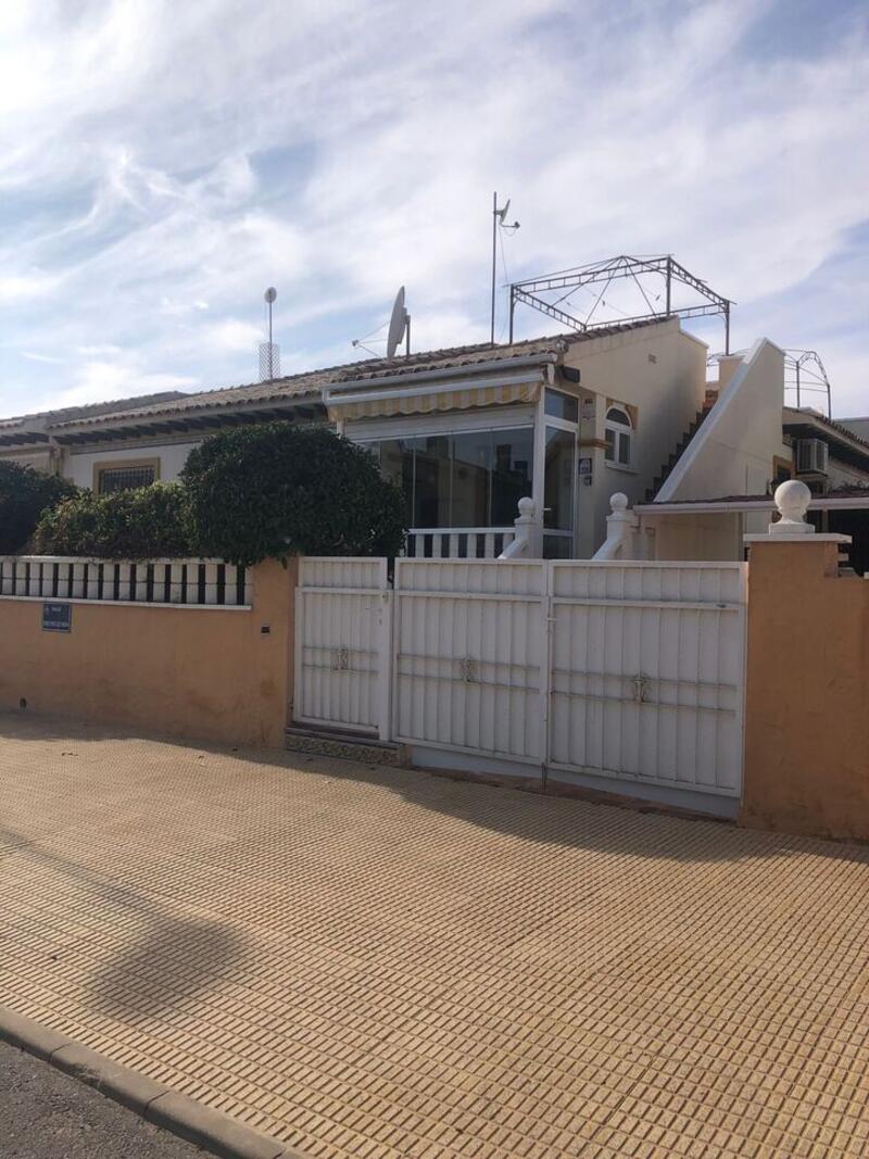 Townhouse for sale in Cabo Roig, Alicante